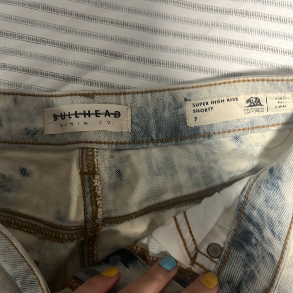 Shorts - Picture 3 of 3